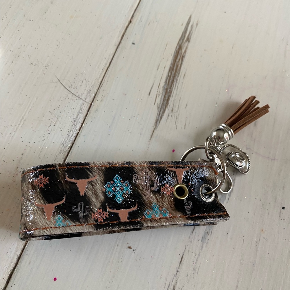 Stylish Brown and Black Longhorn Keychain